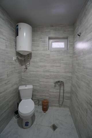 Отель Mestia Hotel Residence Местиа Двухместный номер с 1 кроватью или 2 отдельными кроватями и балконом-7